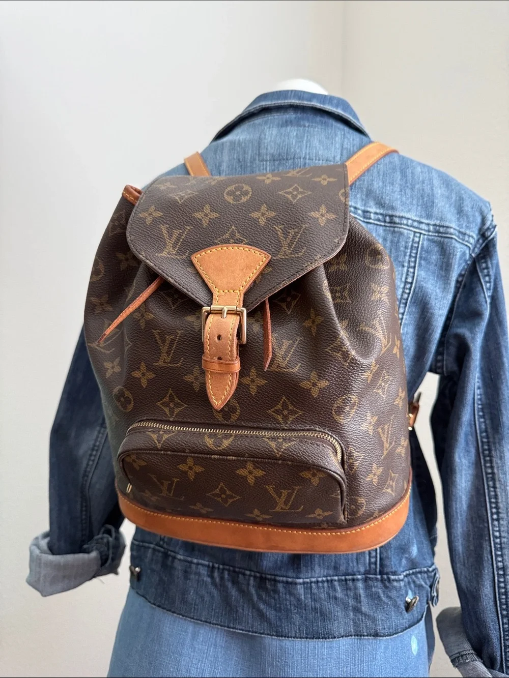 🌹Authentic Louis Vuitton Monogram Canvas Backpack MM
